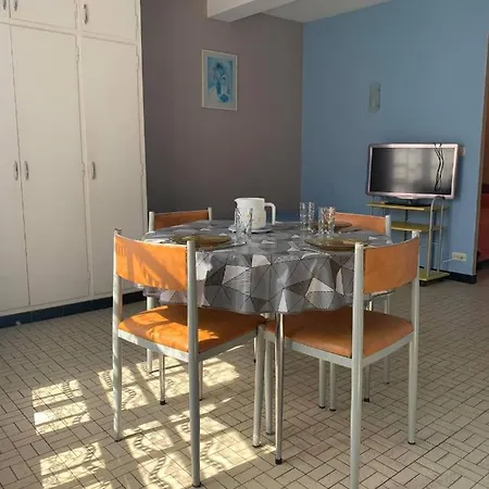 4MASS3 - Grand studio à 50m de la plage *